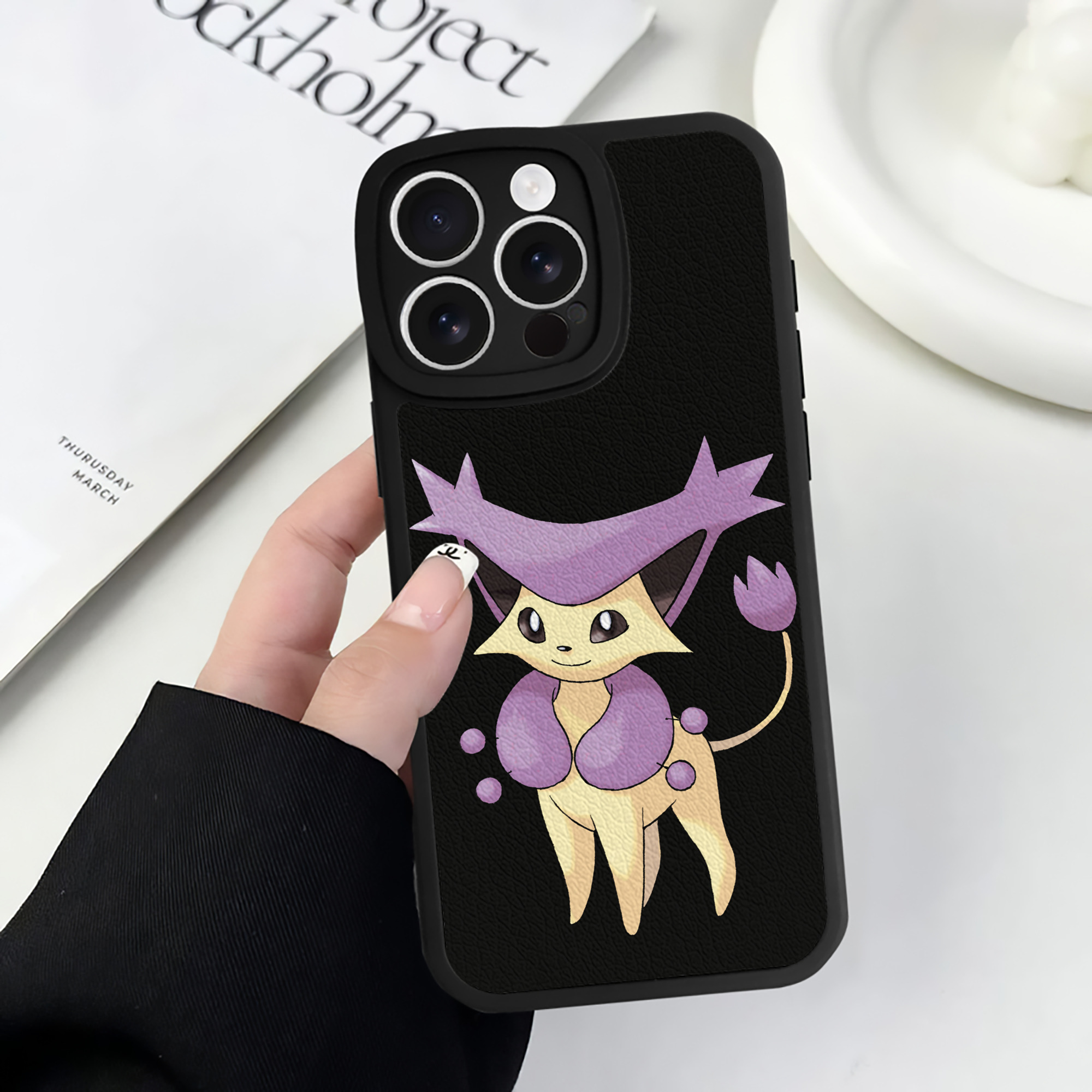 （画像用） ポケットモンスター Pokémon 【iPhone 16シリーズ対応】シリコンスマホケース（レザー調） 材質：シリコン